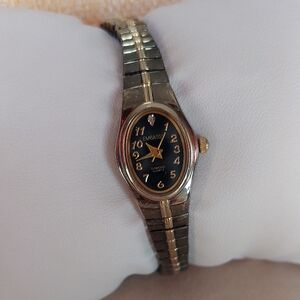 Mom's Embassy Diamond Quartz Stretch Stainless Band Women's Watch New Battery!